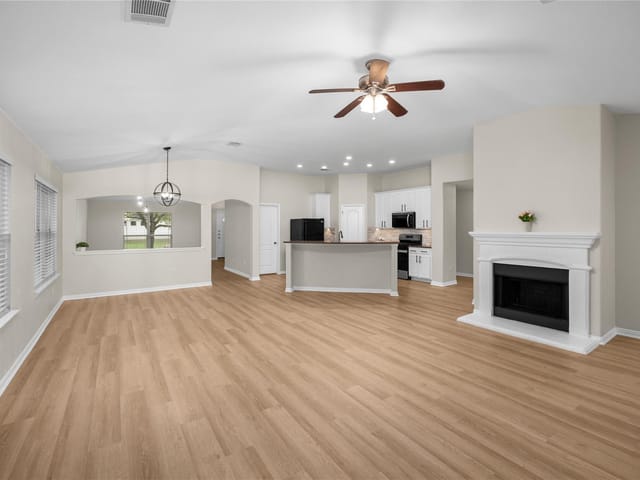 571 Reliance Dr
