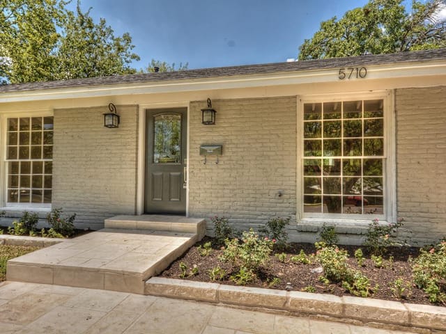 5710 Marilyn Dr