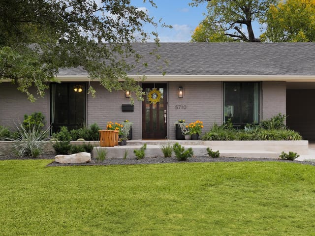 5710 Marilyn Dr