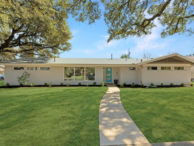 5711 Fairlane Dr