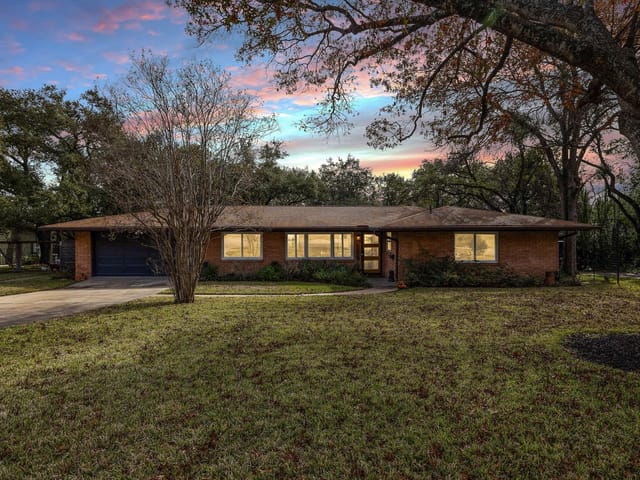 5711 Trailridge DR