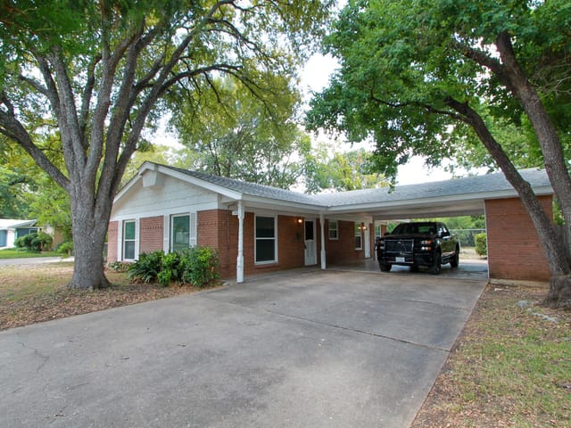 5712 Fairlane DR