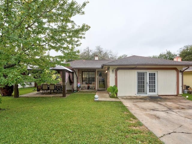 5713 Fence Row