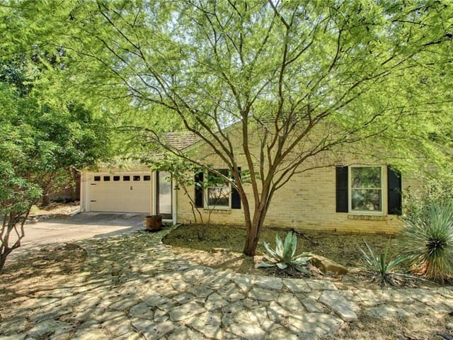 5715 Marilyn Dr