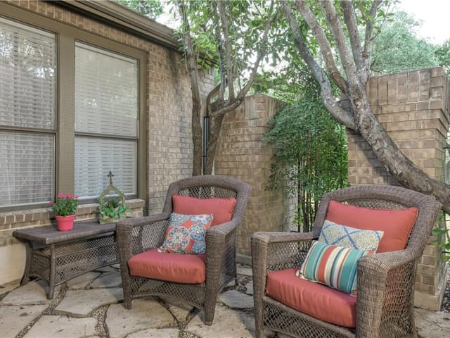 5720 N Scout Island Cir