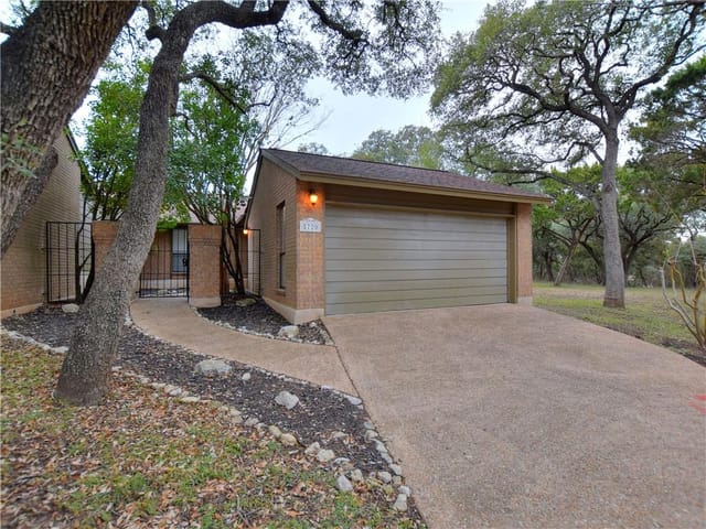 5720 N Scout Island Cir