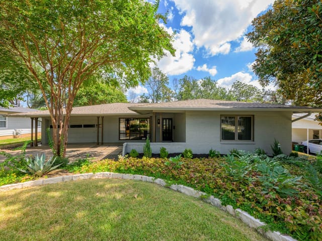 5721 Marilyn Dr
