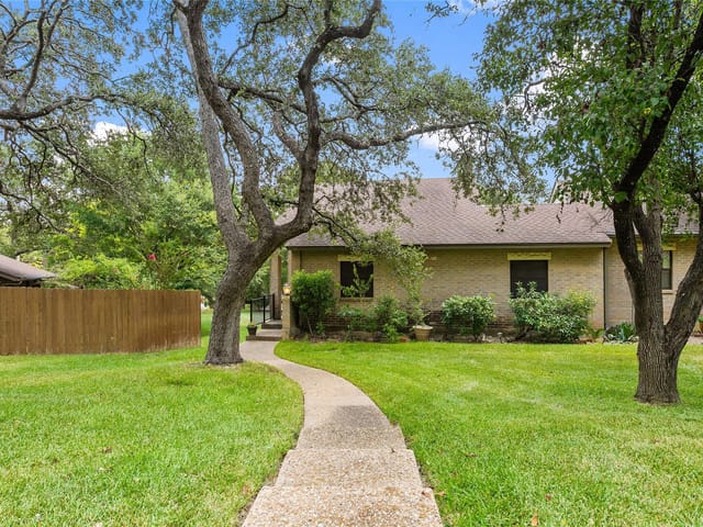 5725 N Scout Island Cir