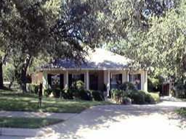 5733 SAM HOUSTON