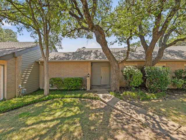 5737 N Scout Island CIR
