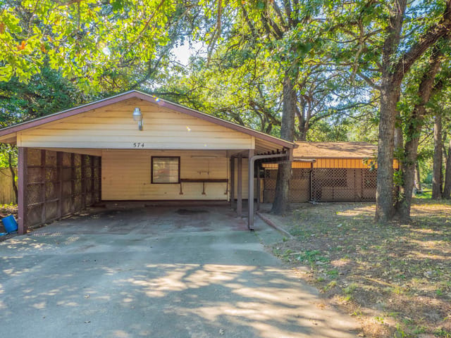 574 Oaklawn Dr