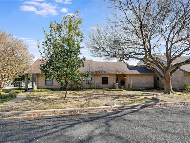 5745 N Scout Island Cir