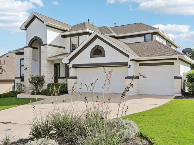 576 Jacksdaw Dr