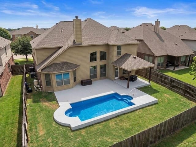 580 Clear Springs HOLW