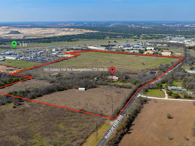 580 Rabbit Hill Rd - front exterior - Luxury home in G305M50H - E Gtown ISD Abstracts, Georgetown, TX