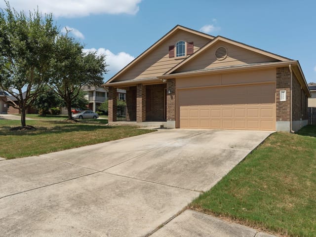 5800 Maciver DR