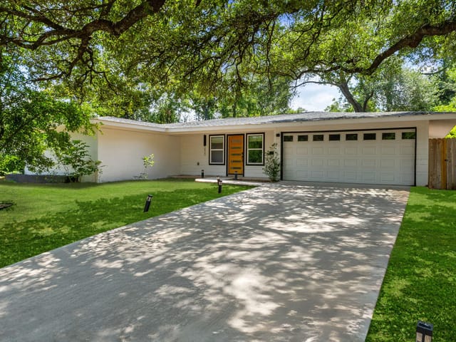 5800 Marilyn Dr