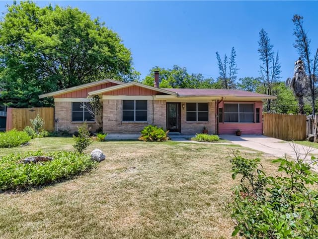 5800 Mojave Dr