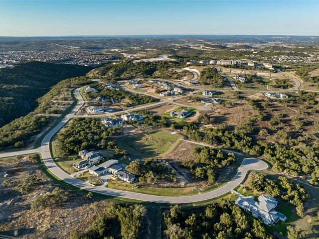5800 Twin Peaks Trce