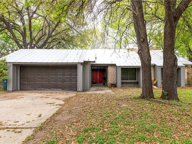 5800 Whitebrook Dr