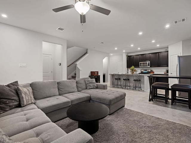 5801 Pleasanton PKWY
