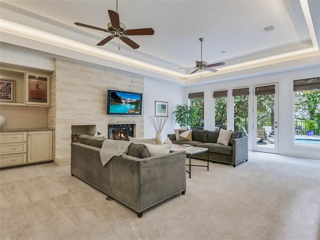5802 Lookout Mountain DR