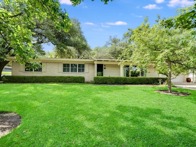 5802 Trailridge Cir