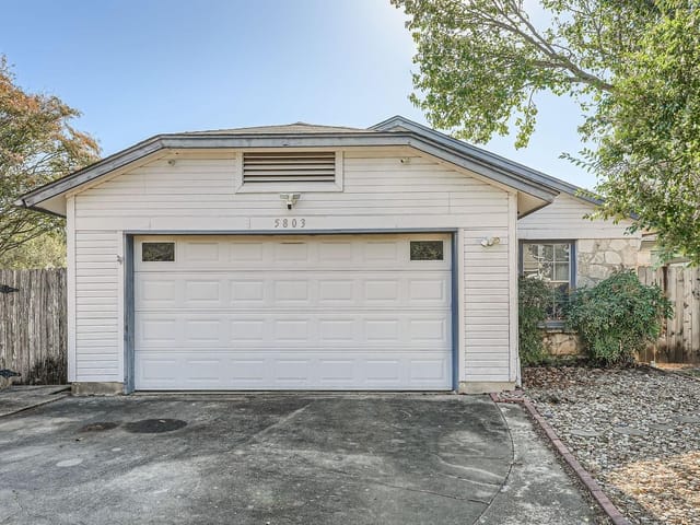 5803 Kevin Kelly Pl