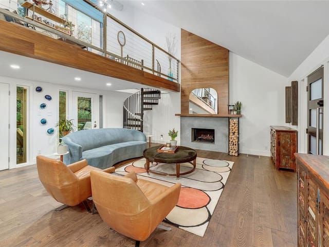 5804 Highland Pass