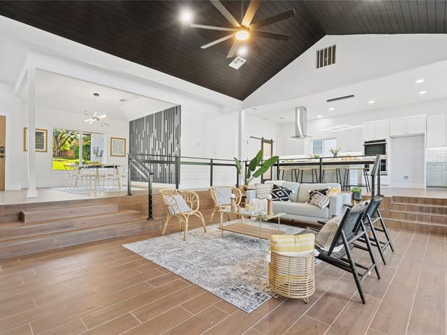 5804 Rain Creek Pkwy