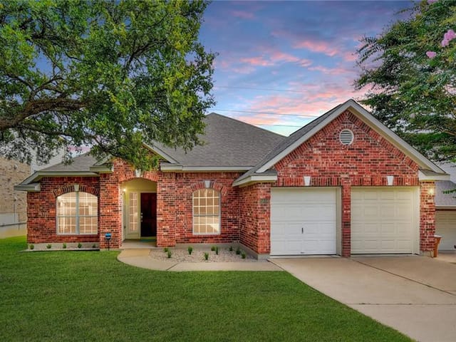 5804 Travis Green LN