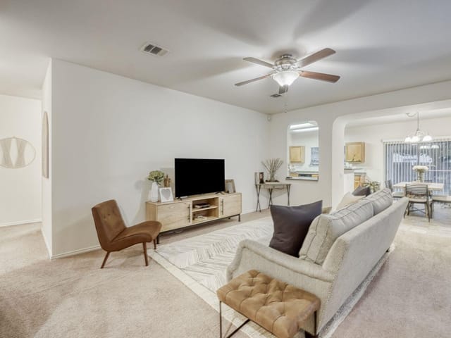 5805 Alomar Cv