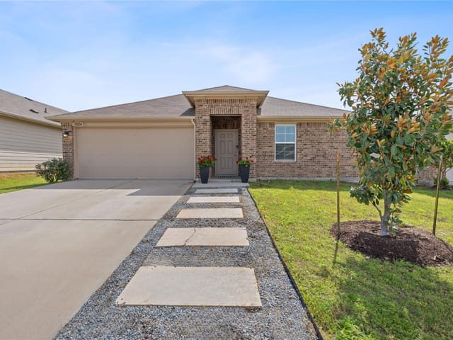 5805 Brampton LN