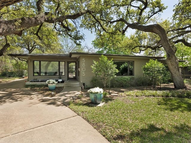 5805 Cary Dr