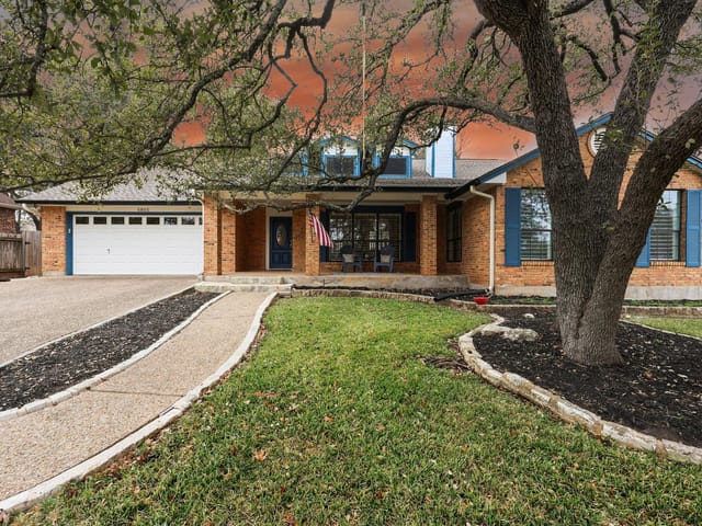 5805 Cedar Cliff Dr