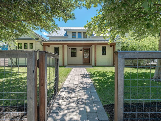 5805 Chesterfield Ave