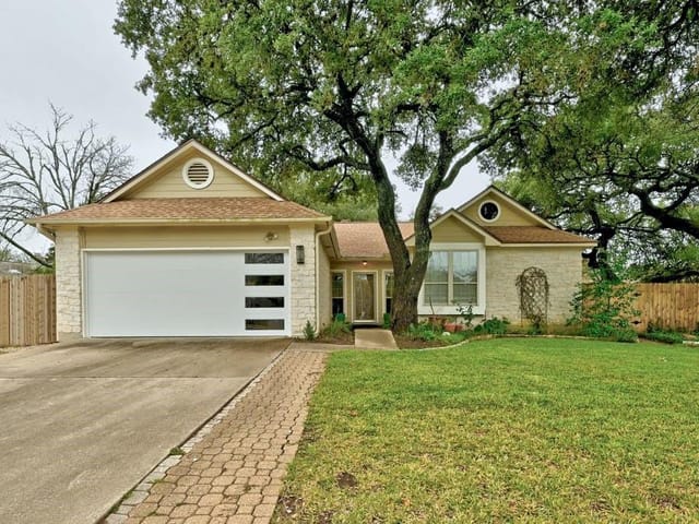 5807 Convict Hill Rd