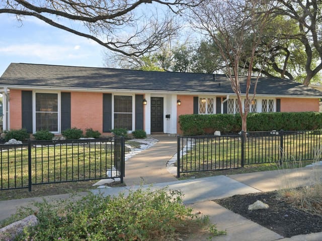 5807 Fairlane Dr