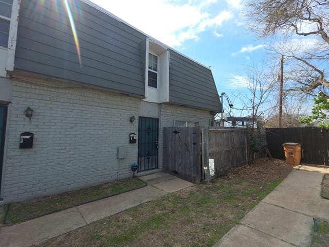 5808 Wellington DR Unit #4