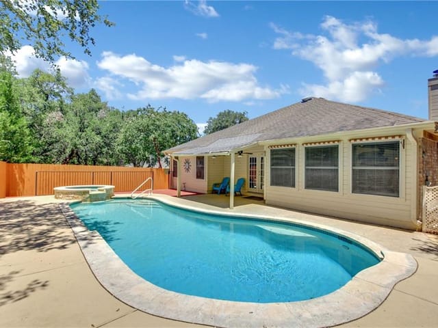 5809 Fitchwood Ln