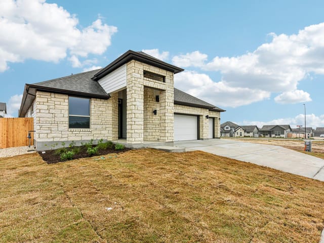581 Treadwell Ln