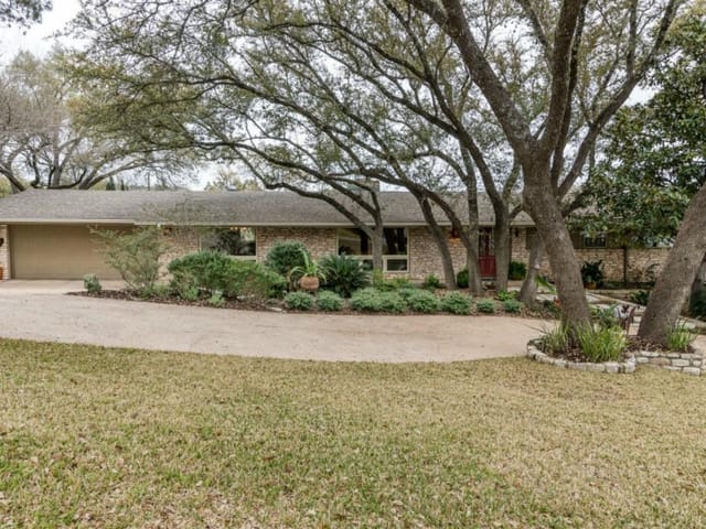 5811 Lookout Mountain Dr
