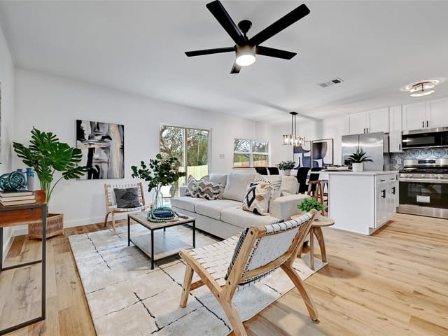 5812 Encinal Cv