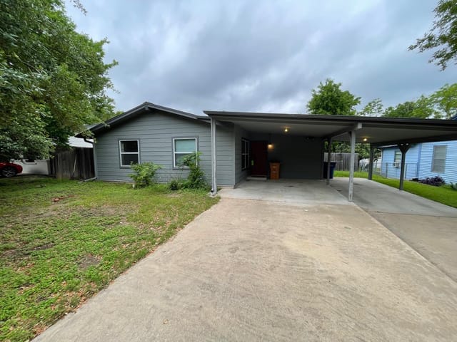 5812 Glenhollow Path