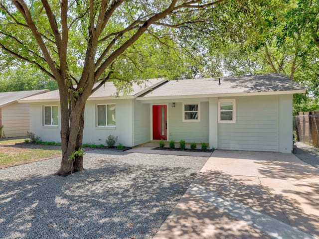 5813 Breezewood Dr