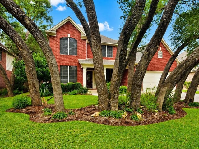 5815 Republic Of Texas BLVD