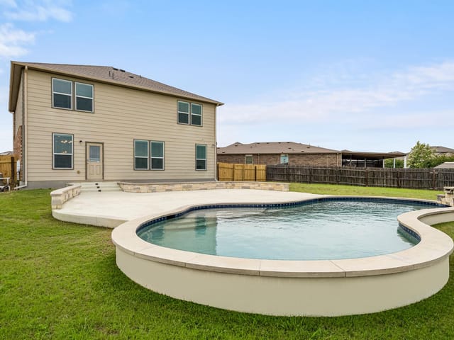 5816 Adair CV