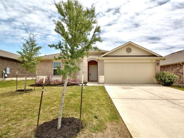5817 Roderick Dr