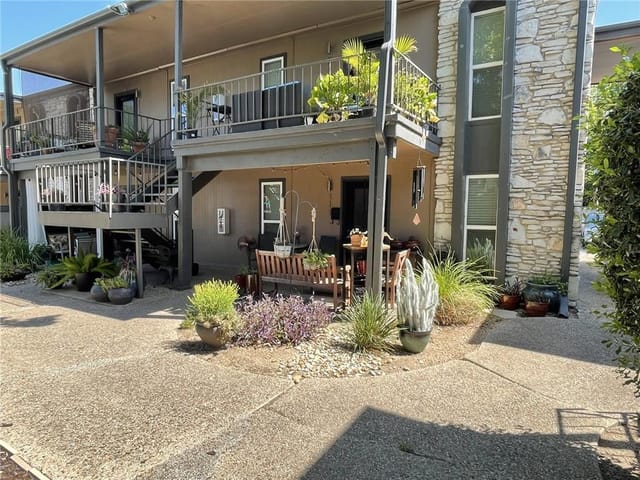 5820 Berkman Dr Unit #111