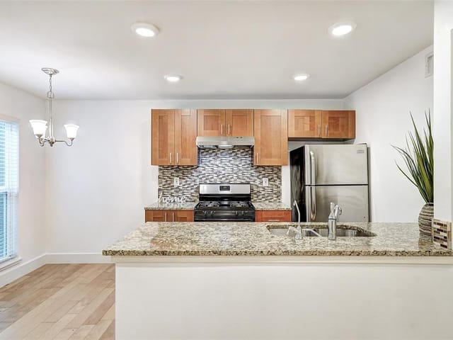 5820 Berkman Dr Unit #118